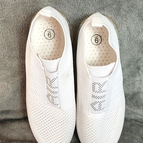 White Knit Fabric Sport Sneakers. - Picture 8 of 8